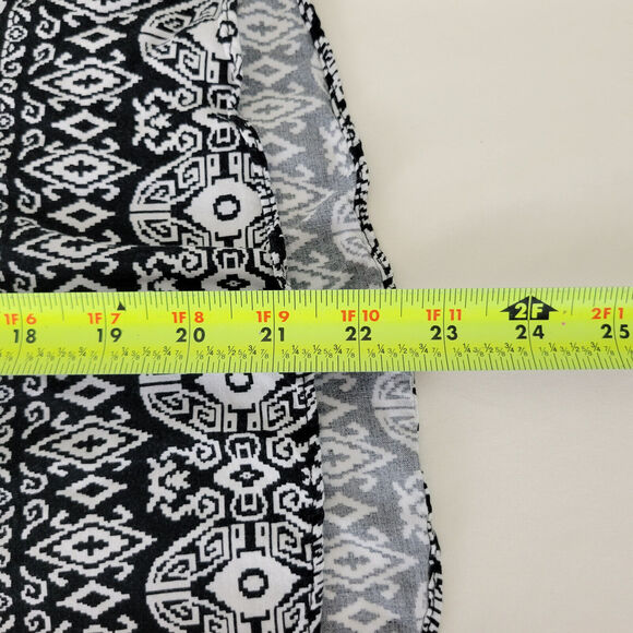 Iz Byer Shirt Women Small Black White Tank Top Geometric Scoop Neck Strappy Back - Picture 6 of 10